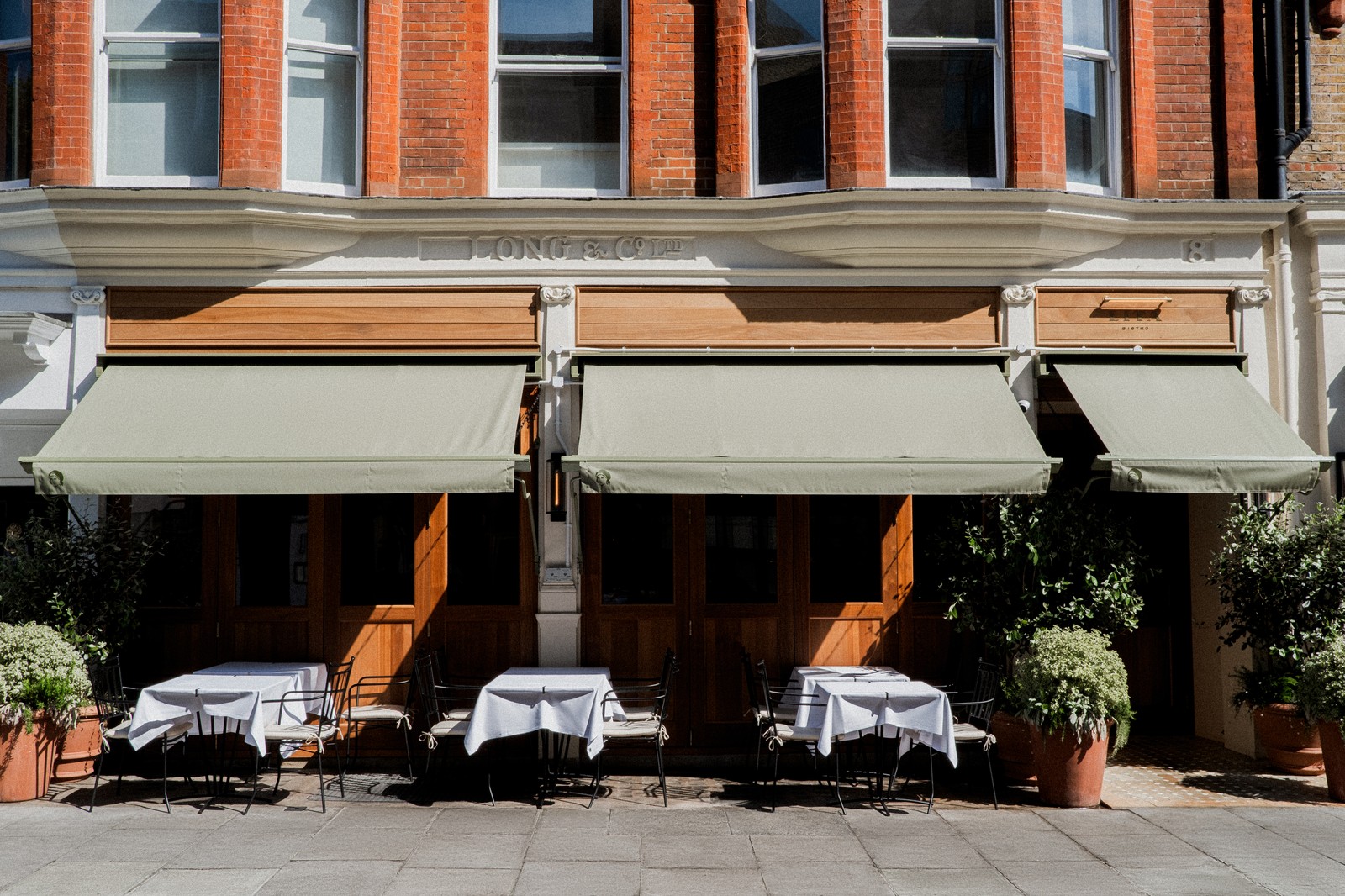 一間你不想離開的餐廳:倫敦 Lita Marylebone 小酒館,廚藝總監 Kostas Papathanasiou 重新定義倫敦地中海料理